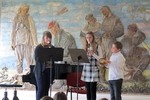Trio de Bavards: Antonie Kůrová, Gabriela Štěpančíková - zobcové flétny, Filip Horák - bubínek