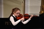 Viktorie Pipalová - housle 2.roč.